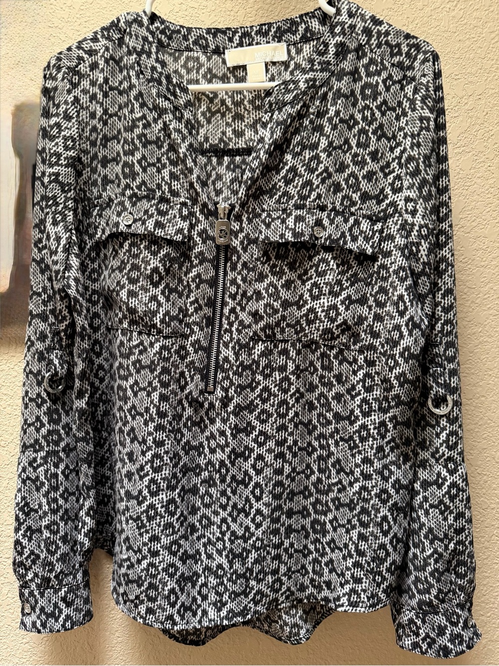 MICHAEL Michael Kors Black and White Printed Zip-Pullover Shirt